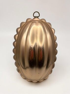 Vintage Copper Toned Aluminum Oval Shape Fluted Jello Mold Kitchen Wall Decor